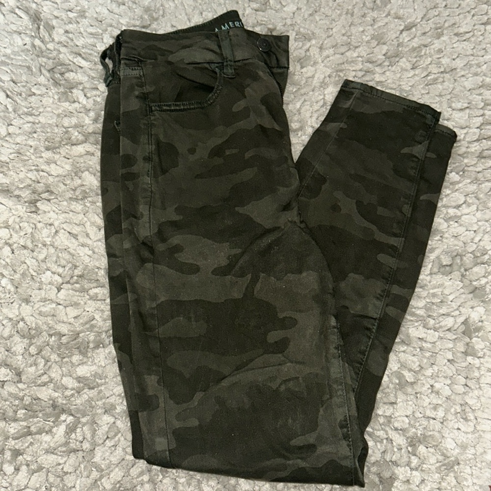 American Eagle Ne(x)t Level SuperStretch Camouflage Curvy Super Hi-Rise Jeggings